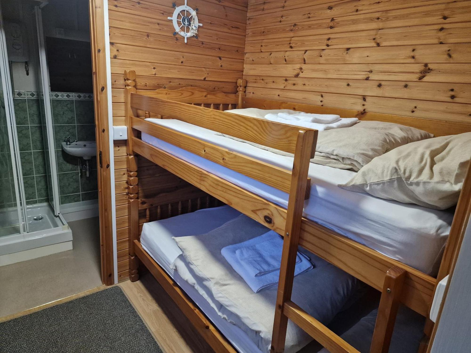 Woodvale Bungalow Little Haven Esterno foto